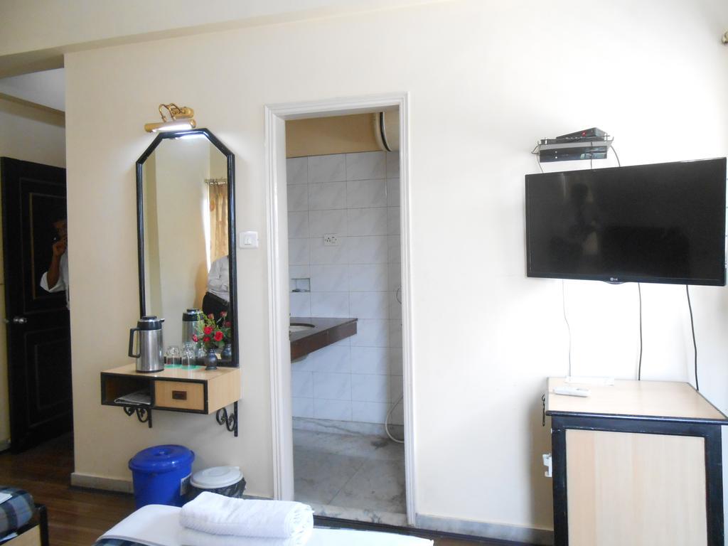 Hotel Akash Deep Колката Екстериор снимка