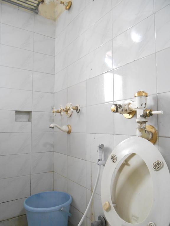 Hotel Akash Deep Колката Екстериор снимка