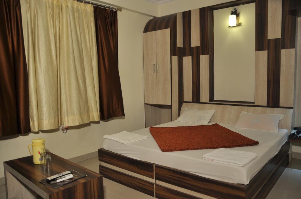 Hotel Akash Deep Колката Екстериор снимка