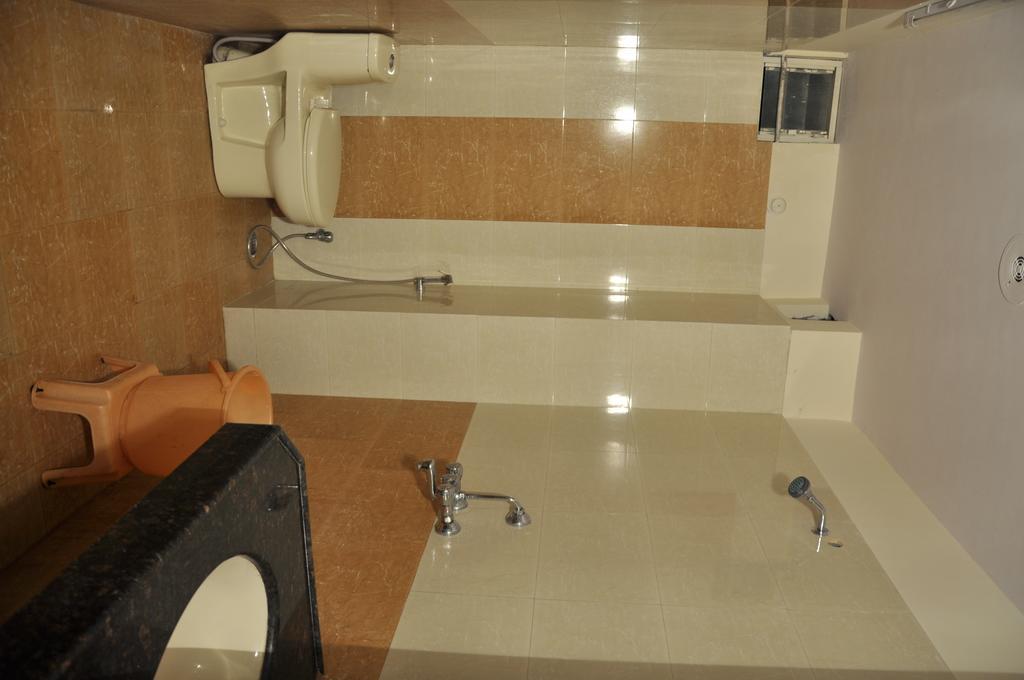 Hotel Akash Deep Колката Екстериор снимка