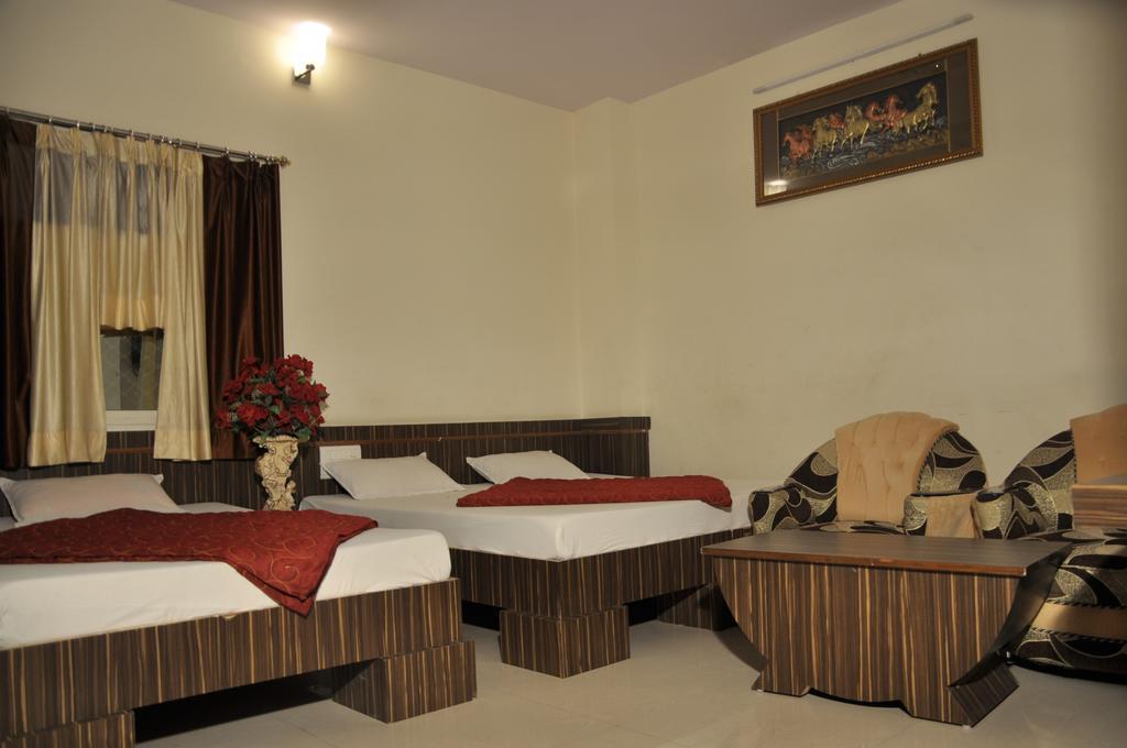 Hotel Akash Deep Колката Стая снимка